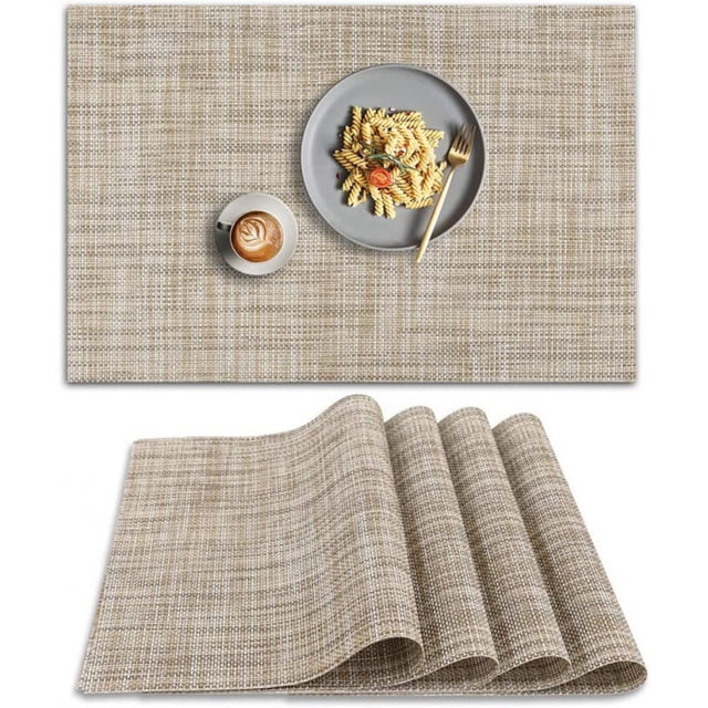 Meitianfacai Ensemble de 4 Napperons en Tissage beige PVC et polyester, Conçus pour la protection de la table et l'Isolation Thermique. Offre une Vue plate avec une Assiette de Pâtes et une Tasse de Café, et une Vue Pliée Mettant en Valeur la Flexibilité. Antidérapants, Lavables et Résistants à la Chaleur jusqu'à 176 °F, Idéal pour les Repas à l'Intérieur et à l'Extérieur.