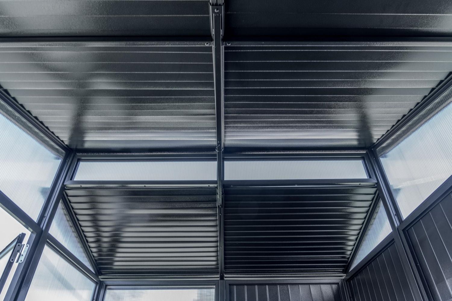 Pergola de 10 x 12 pi à cadre d’aluminium au fini bois