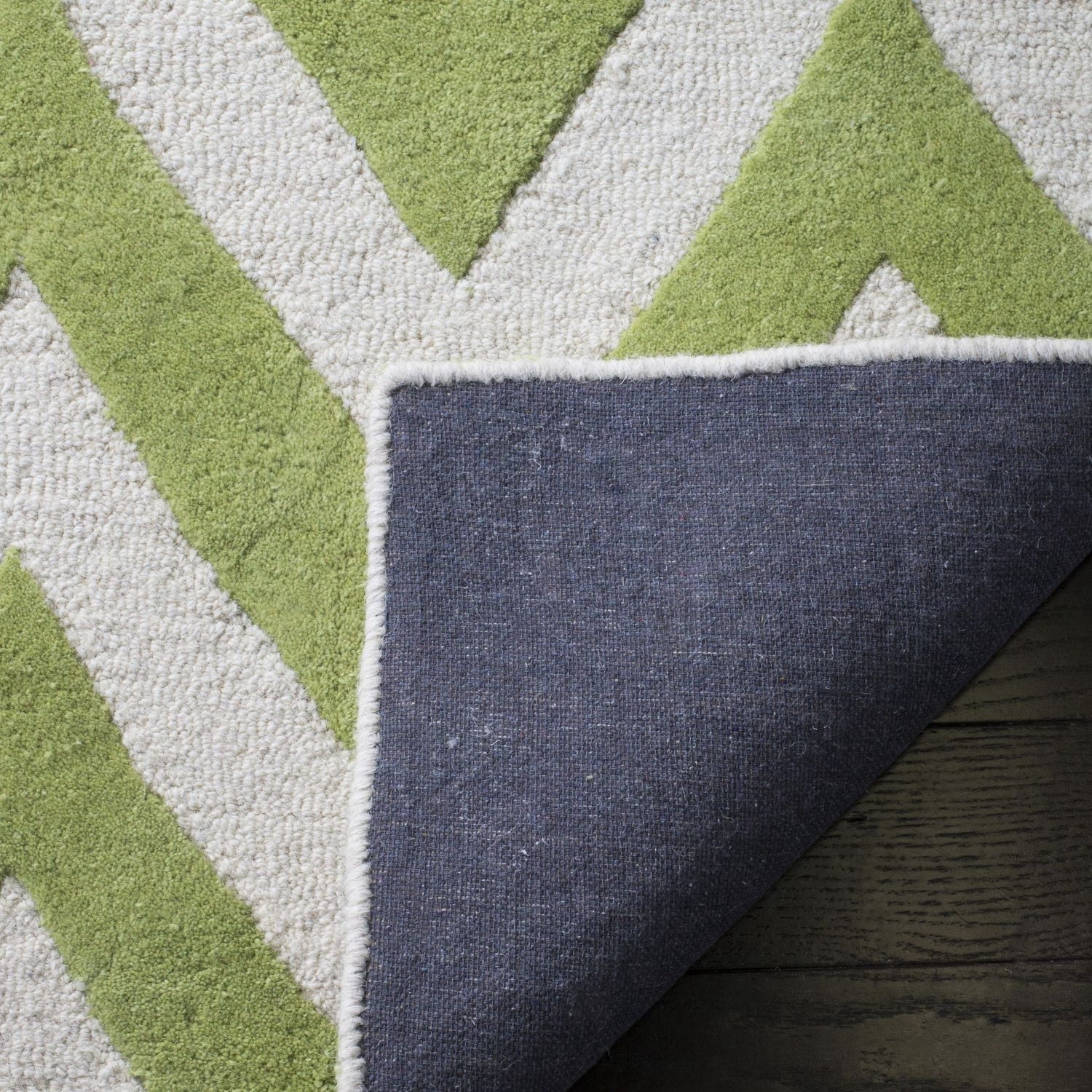 Safavieh Cambridge Kaitlyn Zig Zag Stripes Area Rug