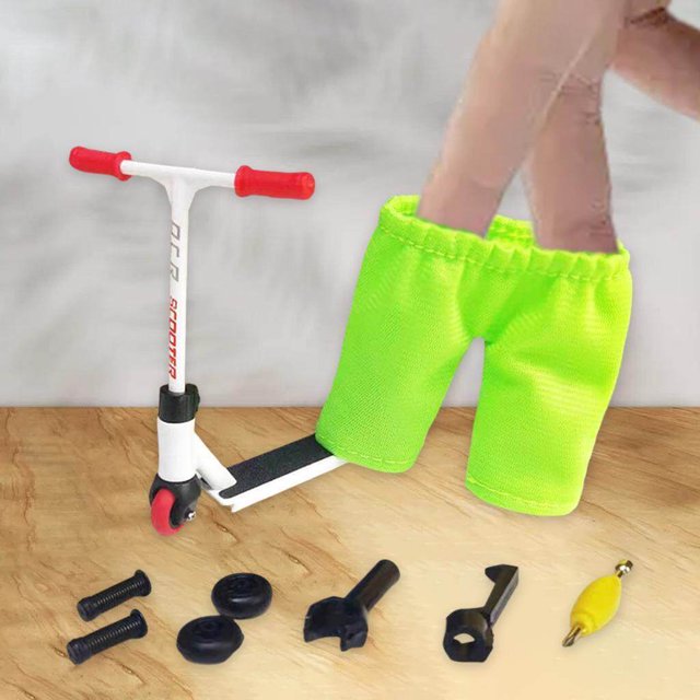 pitrice Trottinette pour Doigts à Deux Roues Planche à Doigts Jouet Fantaisie Trottinette pour Doigts Planche à Roulettes pour Doigts Trottinette de Fête pour Doigts Cadeaux de Planche à Roulettes Trottinette pour Doigts Cadeau Blanc