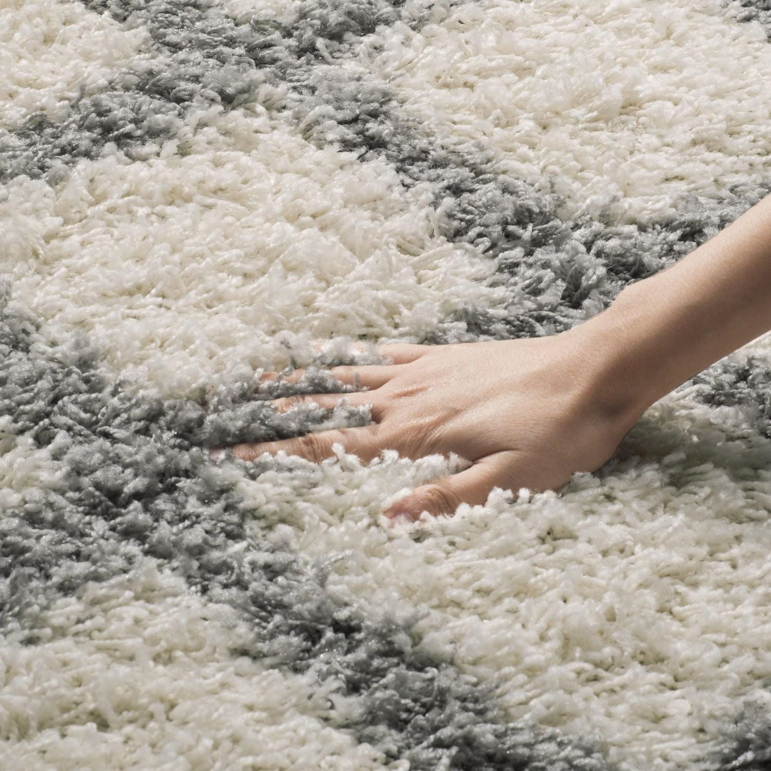 Safavieh Dallas Jerrie Geometric Shag Area Rug
