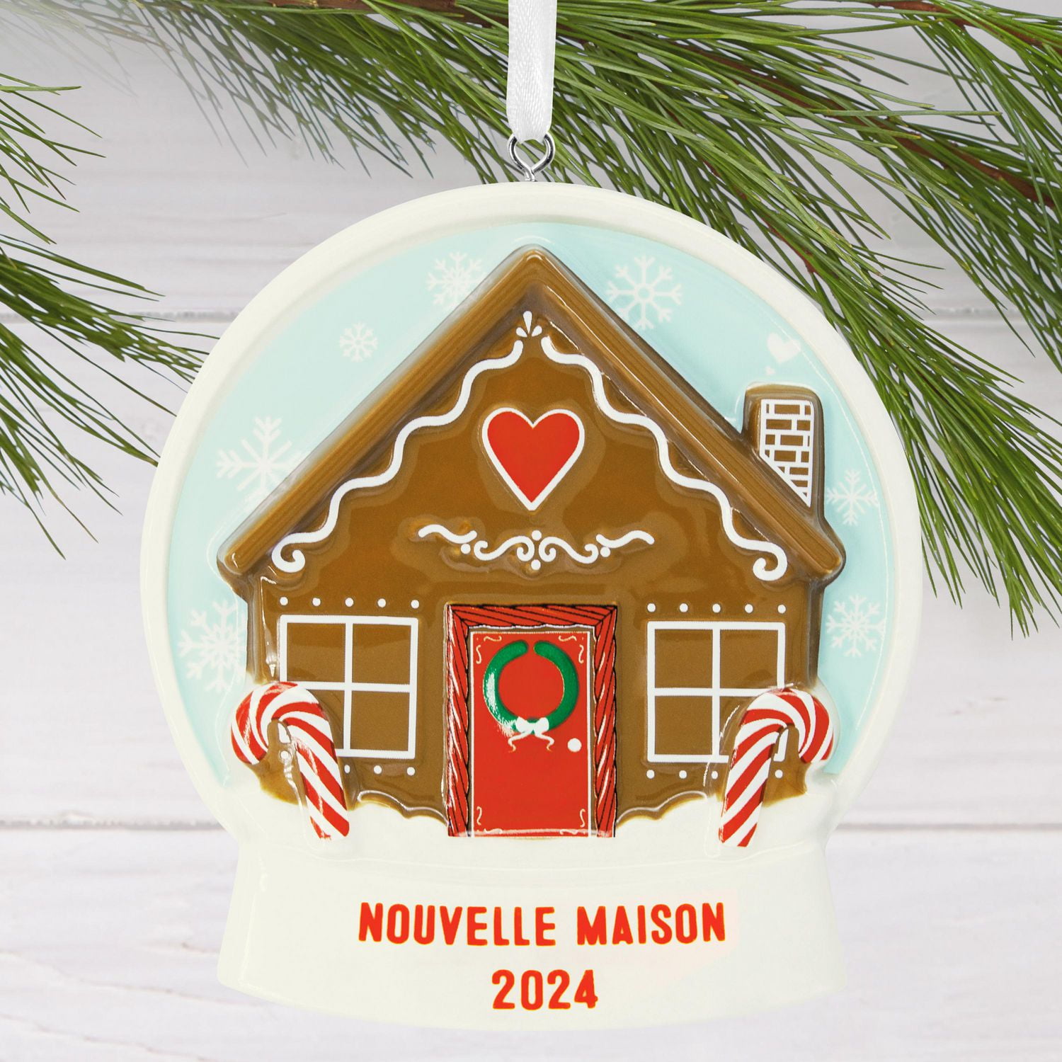 Décoration Hallmark de Noël (Boule à neige, maison de pain d'épices, 2024, décoration en céramique)