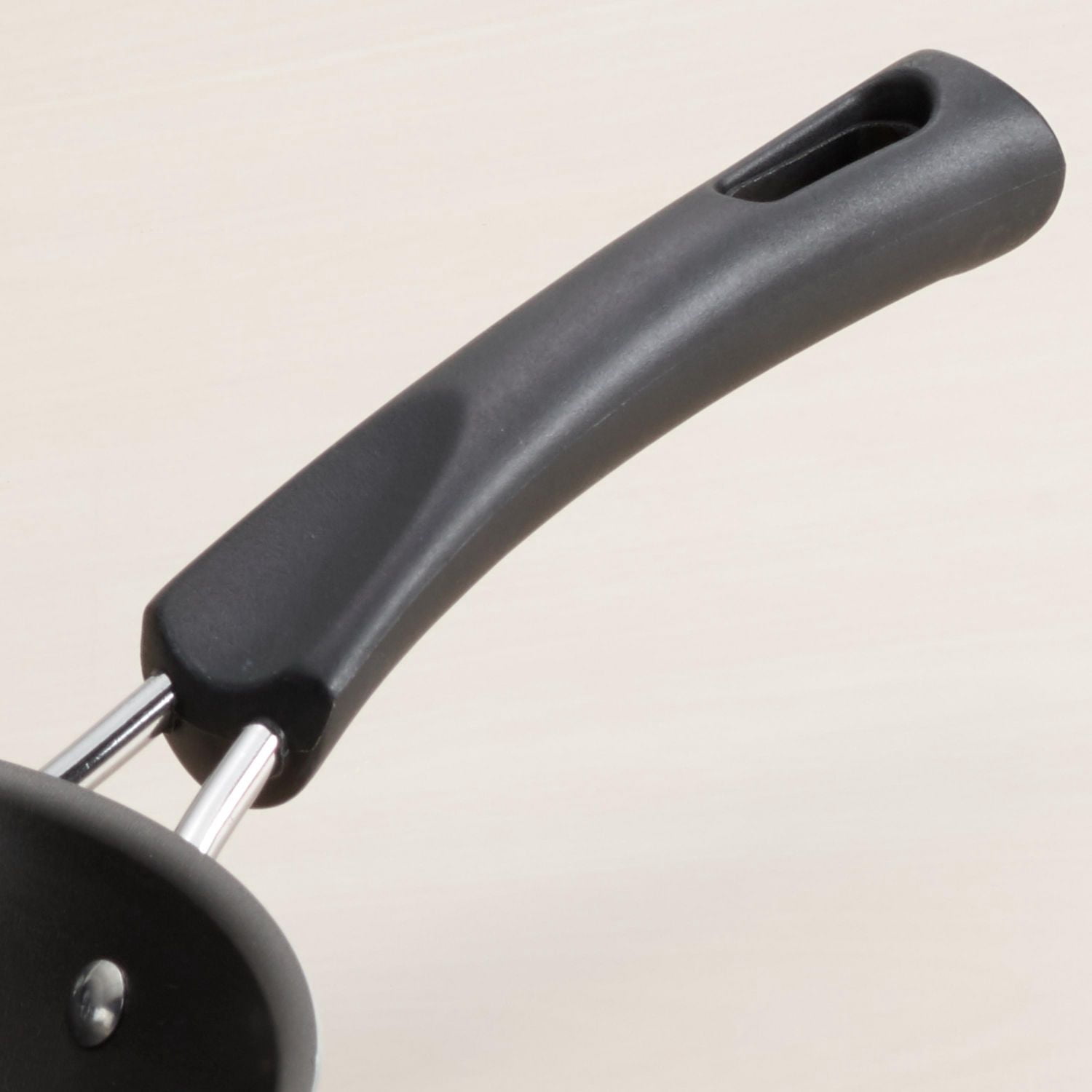 Tramontina Simple Cooking 10 in Nonstick Covered Deep Sauté Pan – Champagne