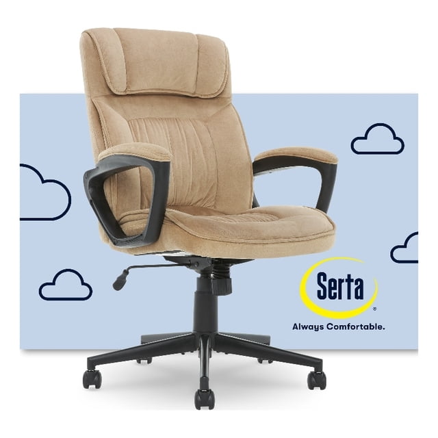 Serta Hannah Chaise de Bureau en Microfibre avec Oreiller d'Appui-tête Beige Moelleux, Dotée d'Un Rembourrage en Microfibre Beige Doux et d'Un Appui-Tête Rembourré pour le Soutien du Cou. la Chaise Comprend des Oreillers Corporels Superposés en Peluche pour le Confort, un Bord de Siège en Cascade pour Réduire la fatigue des Jambes, et un Réglage Pneumatique de la Hauteur avec tension d'Inclinaison et Verrouillage de l'Inclinaison. Elle a une base Pivotante avec Cinq Roulettes pour la Mobilité, la Rendant Idéale pour la Maison Ou les Postes de Travail au Bureau.