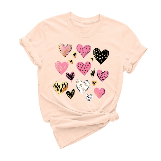 XMMSWDLA Femmes Saint-Valentin Mignons Cœurs Pêche T-Shirts Graphiques Col Rond Manches Courtes T-Shirts d'Été Beige Hauts de Printemps pour Femmes 2024