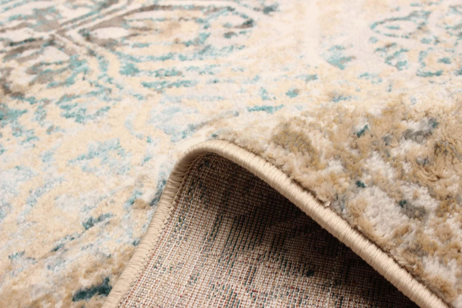 ECARPET Zoe Traditional Area Rug for living room, bedroom, dining entrance, hallway and more.