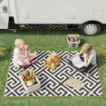 thumbnail image 2 of Outsunny Tapis Extérieur Réversible pour VR, Noir et Blanc, 4 Pieds x 6 Pieds, Imperméable, Résistant aux UV, 2 of 10