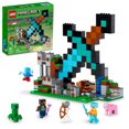 thumbnail image 1 of LEGO Minecraft L’avant-poste de l’épée 21244 Ensemble de construction (427 pièces), 1 of 6