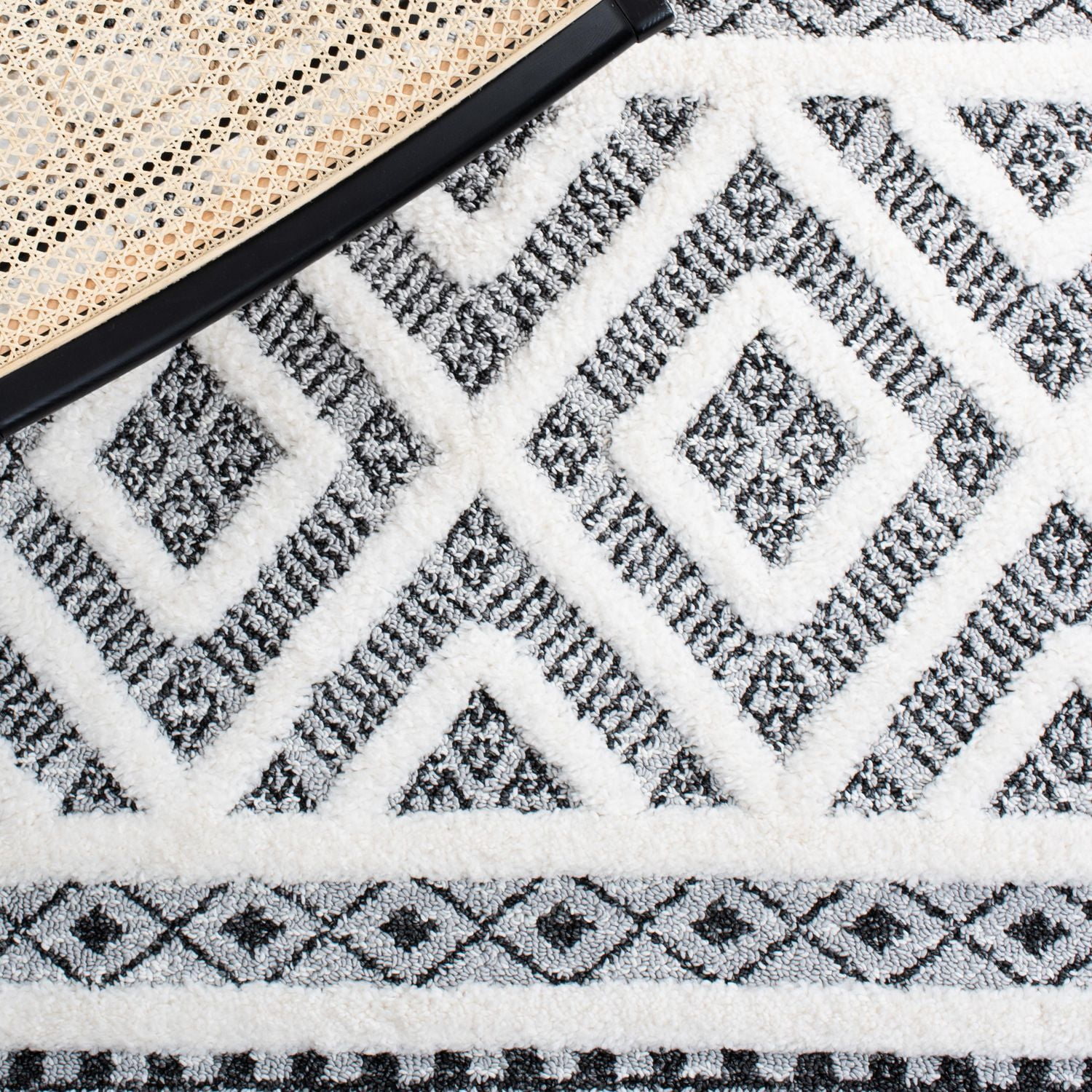 SAFAVIEH Moroccan Rosalind Tapis Géométrique Rayé Shag