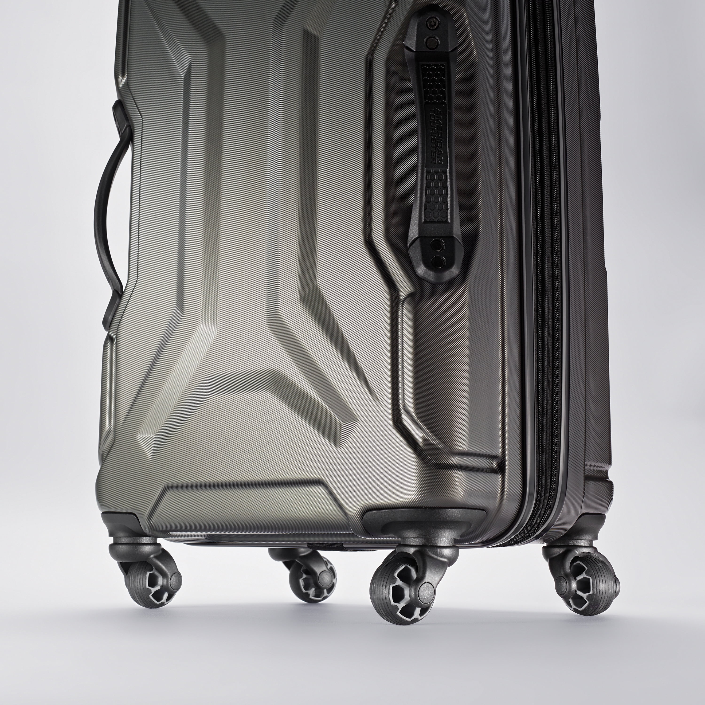 American Tourister Cargo Max Large Hardside Spinner