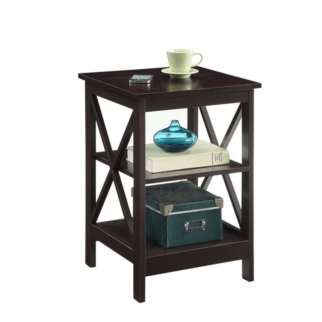 Convenience Concepts Oxford Table d'Appoint en Fini Bois Espresso au design compact avec Trois Niveaux d'Étagères Ouvertes et des Panneaux Latéraux à Cadre en x. Fabriquée en Bois Manufacturé Robuste et Peinte avec une Peinture Sans Plomb, Cette Table d'Appoint Complète les Espaces Côtiers Ou de Style Ferme. Idéale pour les Salons Ou comme Table de Chevet, Elle Offre une Place Généreuse pour des Articles Décoratifs Ou des Essentiels. Dimensions : 15.75 Po L x 15.75 Po L x 23.75 Po H.