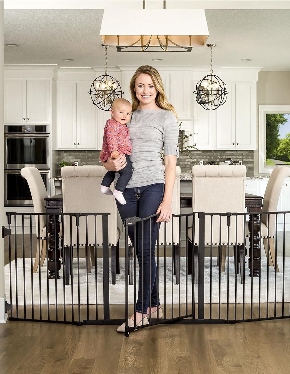 Regalo Black Arched Flexi Gate