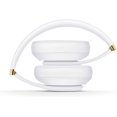 thumbnail image 3 of Casque d'Écoute Circum-Auriculaire Sans Fil à Réduction de Bruit Restored Beats Studio3 - Puce W1, Bluetooth Classe 1, 22 Heures d'Écoute, Microphone Intégré - (Blanc), 3 of 8