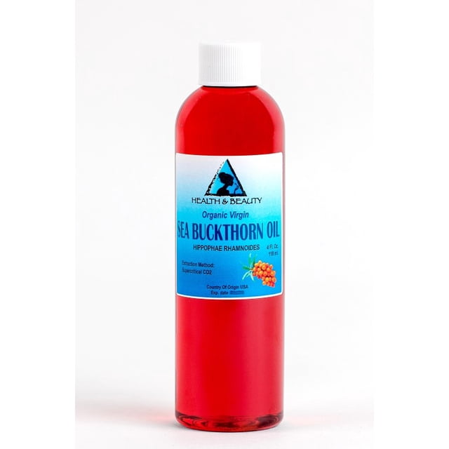 Huile d'Argousier Non Raffinée Biologique extra Vierge CO2 Extraite pure de Qualité Supérieure dans une Bouteille en Plastique Transparente de 4 oz avec un Bouchon Blanc. le Liquide Brun Rougeâtre Est Étiqueté comme Biologique et Vierge, Extraction à Partir de fruits Hippophae Rhamnoides Utilisant du CO2 Supercritique. l'Étiquette Présente le logo de la Marque Health & Beauty et les Détails du Produit.