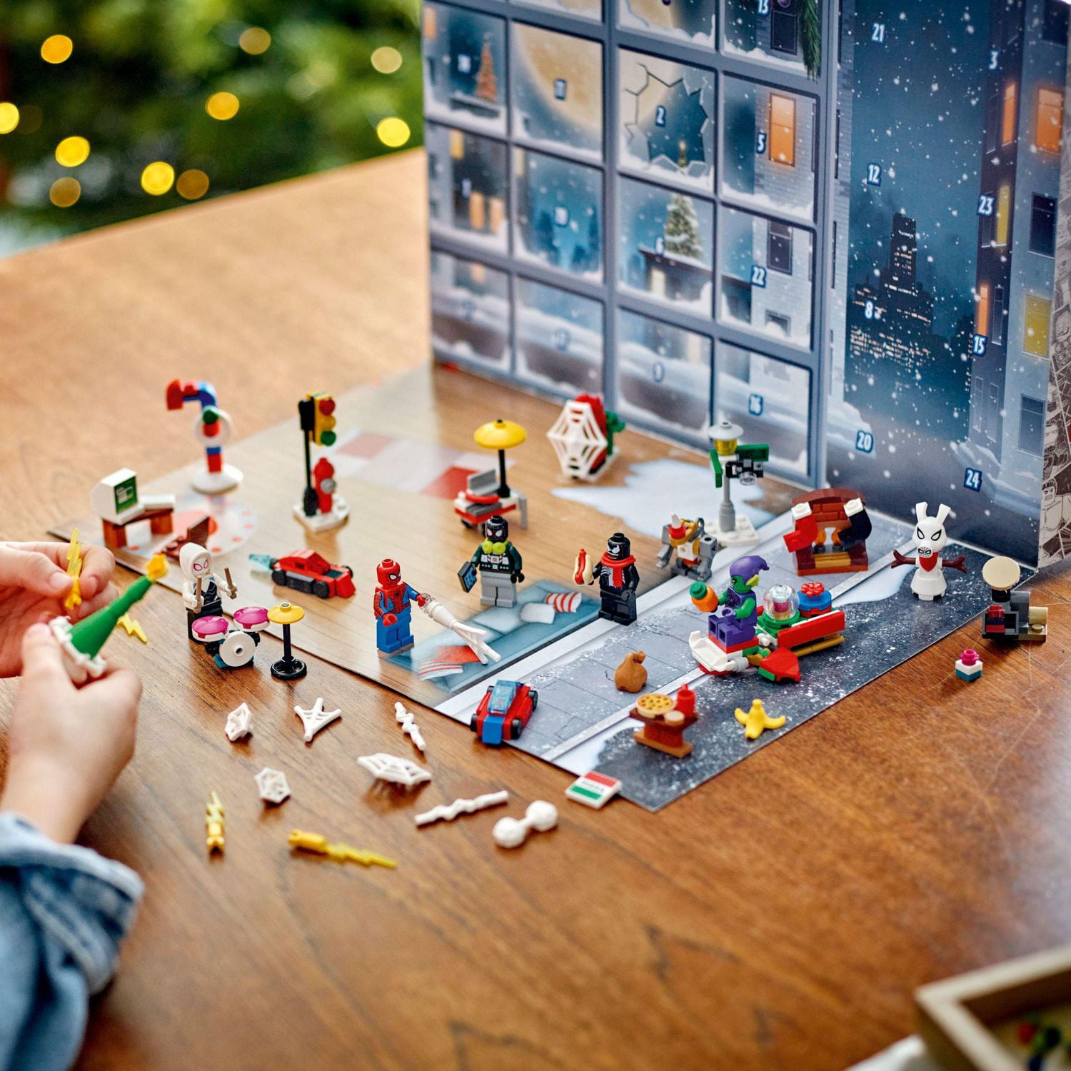 LEGO Super Heroes Marvel Le calendrier de l'Avent Spider-Man 2024 76293 Ensemble de construction (246 pièces)