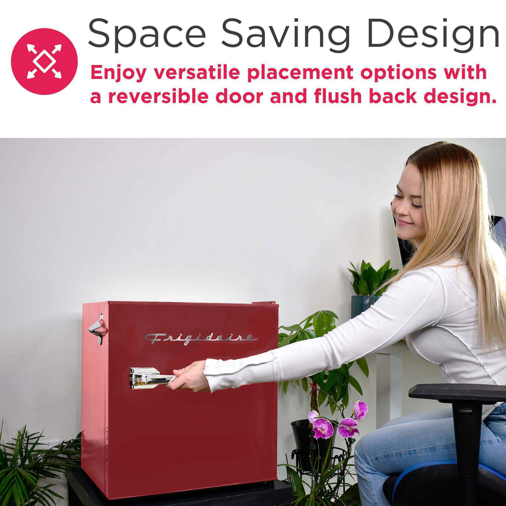 Mini-réfrigérateur rétro Frigidaire 1,6 pi³ avec ouvre-bouteille latéral, réfrigérateur compact avec compartiment congélateur, rouge