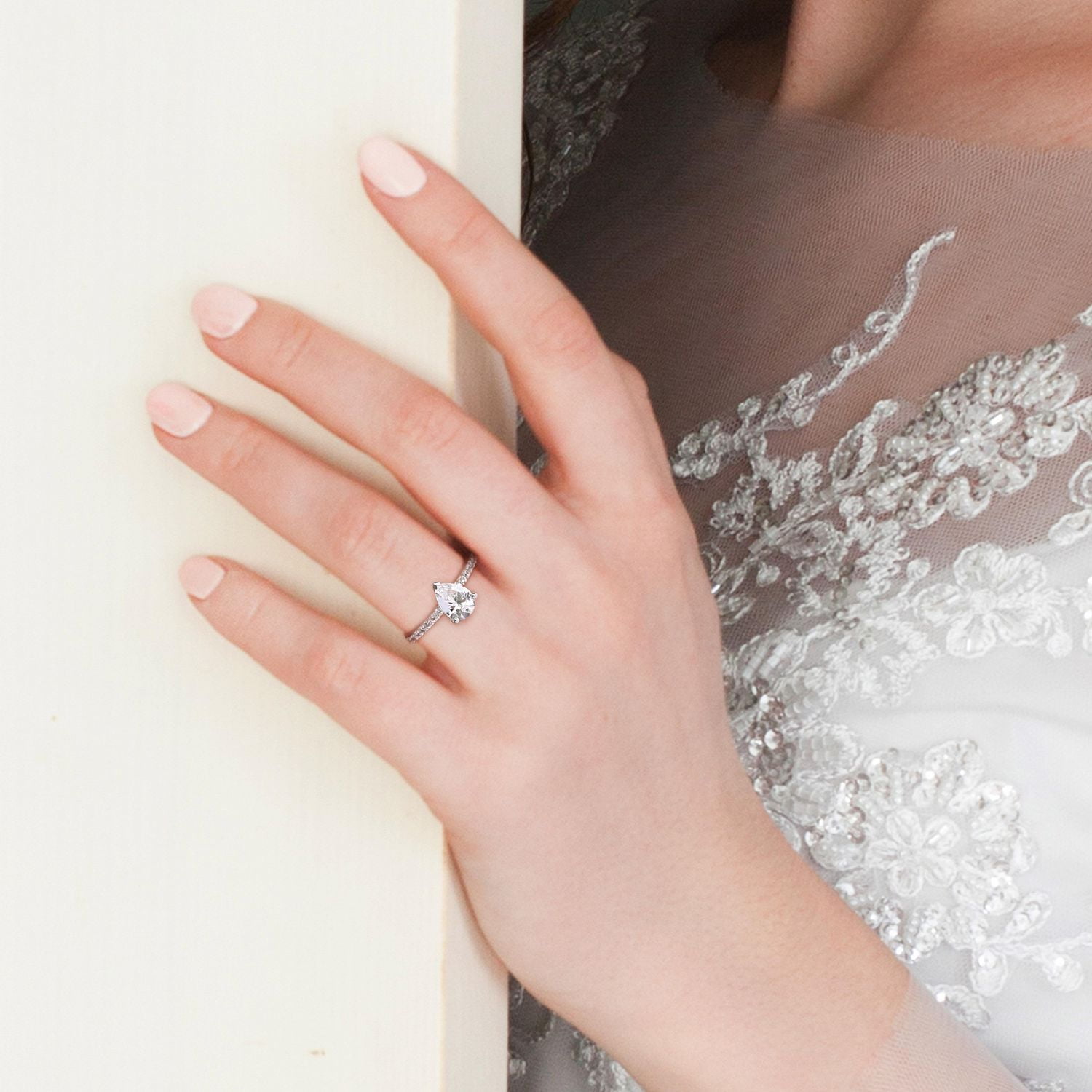 Bague de fiançailles Miabella avec -1/ Carat PBT de Saphir Blanc Synthétique en Or Blanc 10kt