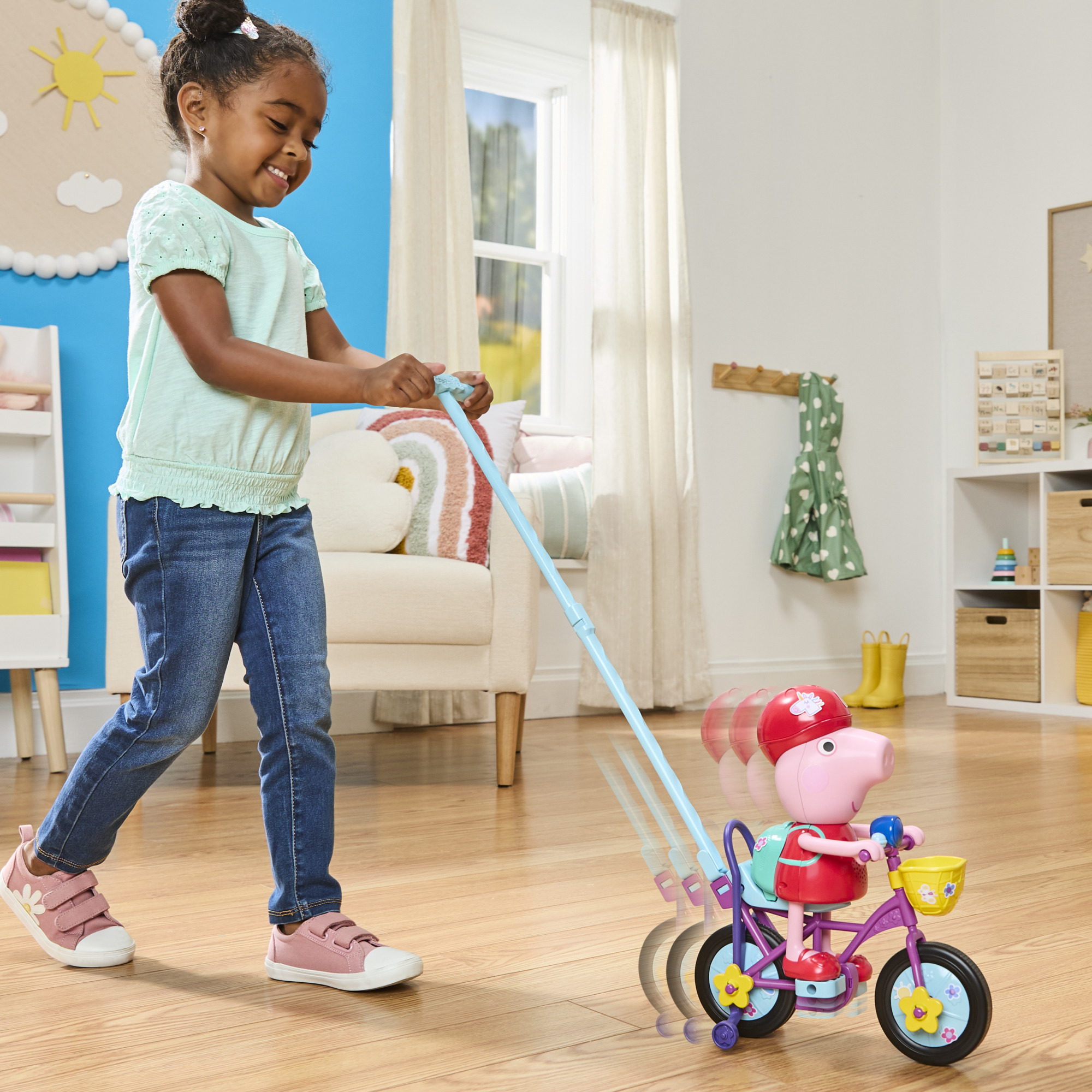 Peppa Pig À vélo avec Peppa, coffret avec figurine interactive et vélo - Version anglaise