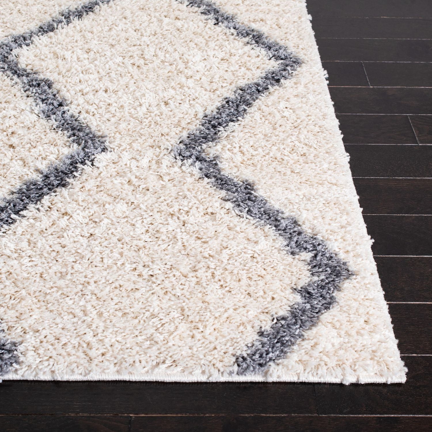 Safavieh Venus Carleen Tapis Chevron Shag