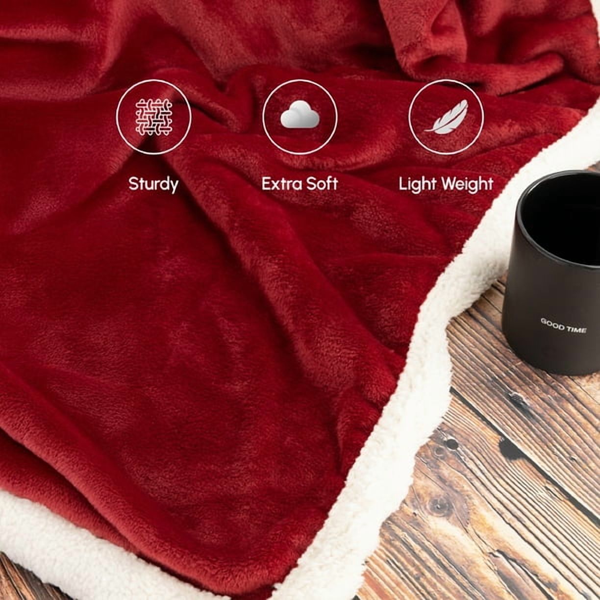 Beddora Couverture de Luxe en Flanelle Sherpa – 50” x 60” – Ultra-Douce & Chaude – 450 GSM Polaire Réversible – Couverture d'Hiver Confortable pour Canapé Ou Lit – Rouge