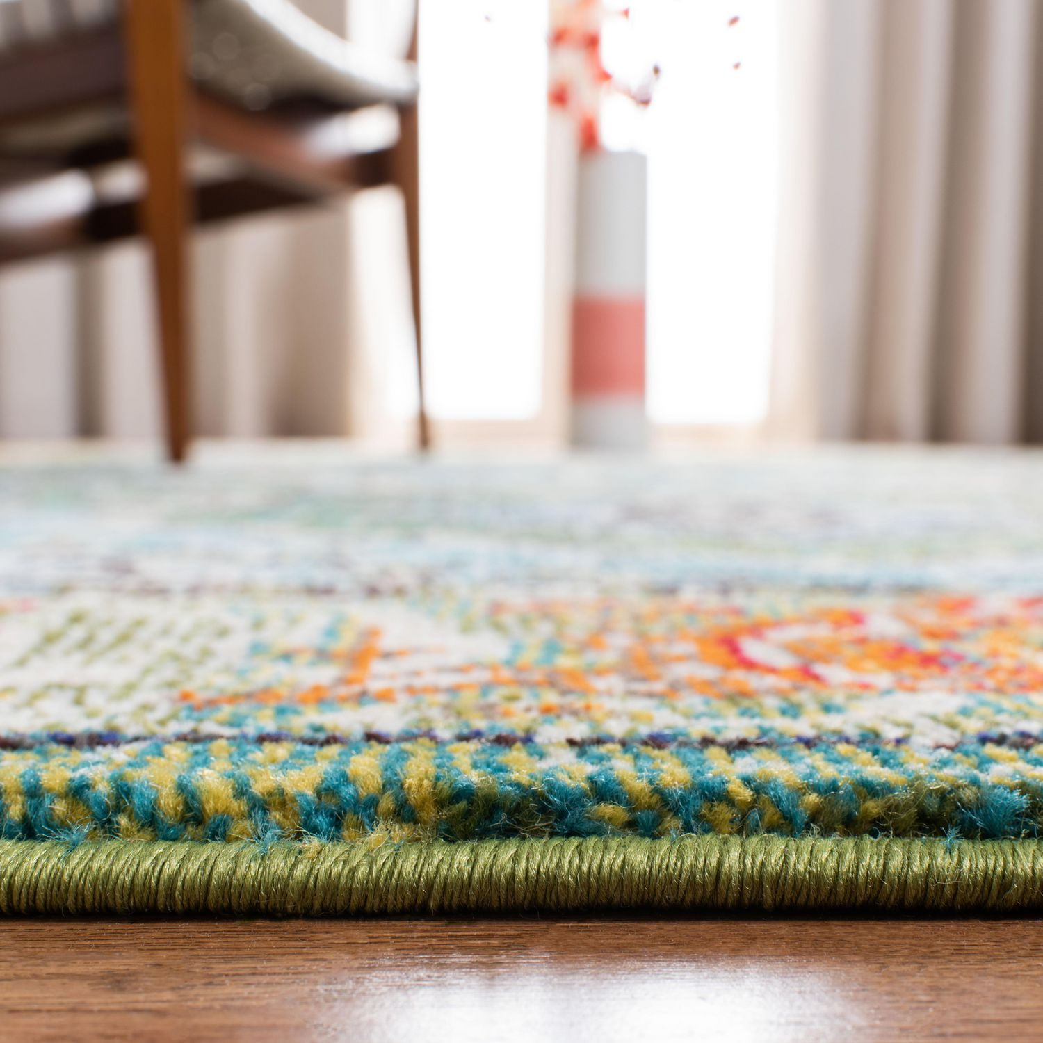 Safavieh Monaco Vivyan Traditional Area Rug