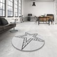 thumbnail image 4 of Ahgly Company Tapis Rond Lavable en Machine Intérieur Transitionnel Gris Platine, 7 Pieds Rond, 4 of 7