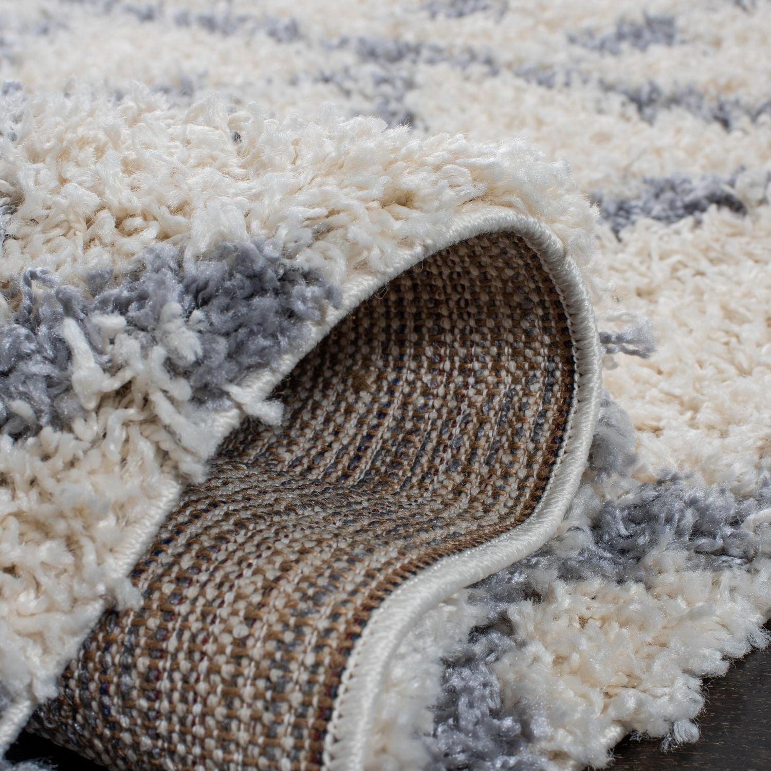 Safavieh Venus Susan Abstract Geometric Shag Area Rug