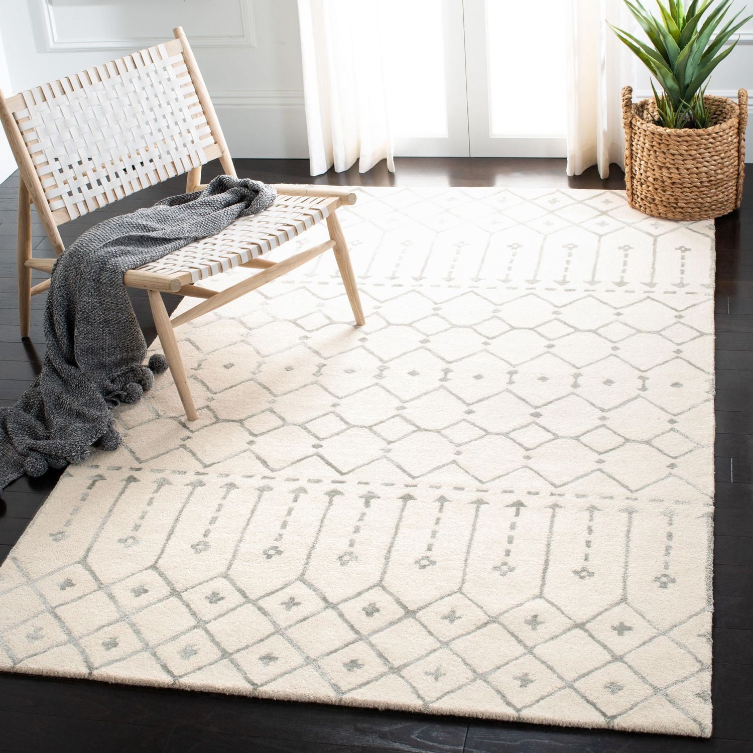 Safavieh Himalaya Darin Geometric Area Rug