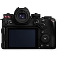 thumbnail image 3 of Panasonic Lumix S1R II Appareil Photo Sans Miroir avec Ensemble d'Accessoires, 3 of 8