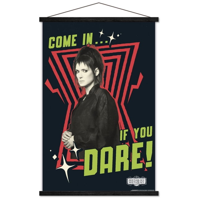 Beetlejuice Beetlejuice Beetlejuice - Affiche Murale « Come In If You Dare », 14,725 Po x 22,375 Po Encadrée, Représentant une Figurine monochrome dans une Veste Sombre sur un Fond Bleu Foncé avec une Forme de Goutte d'Eau Géométrique Rouge et un Texte Vert Audacieux « Come In... If You Dare! » Accentué par des Graphiques white starburst et le logo en Bas à Droite, Idéal pour la Déco de la Maison Ou les Soirées à Thème.