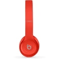 thumbnail image 2 of Casque Supra-Auriculaire Sans Fil Beats Solo3 Remis à Neuf - Puce W1, Bluetooth Classe 1, 40 Heures d'Écoute, Microphone et Commandes Intégrés - (Rouge), 2 of 7