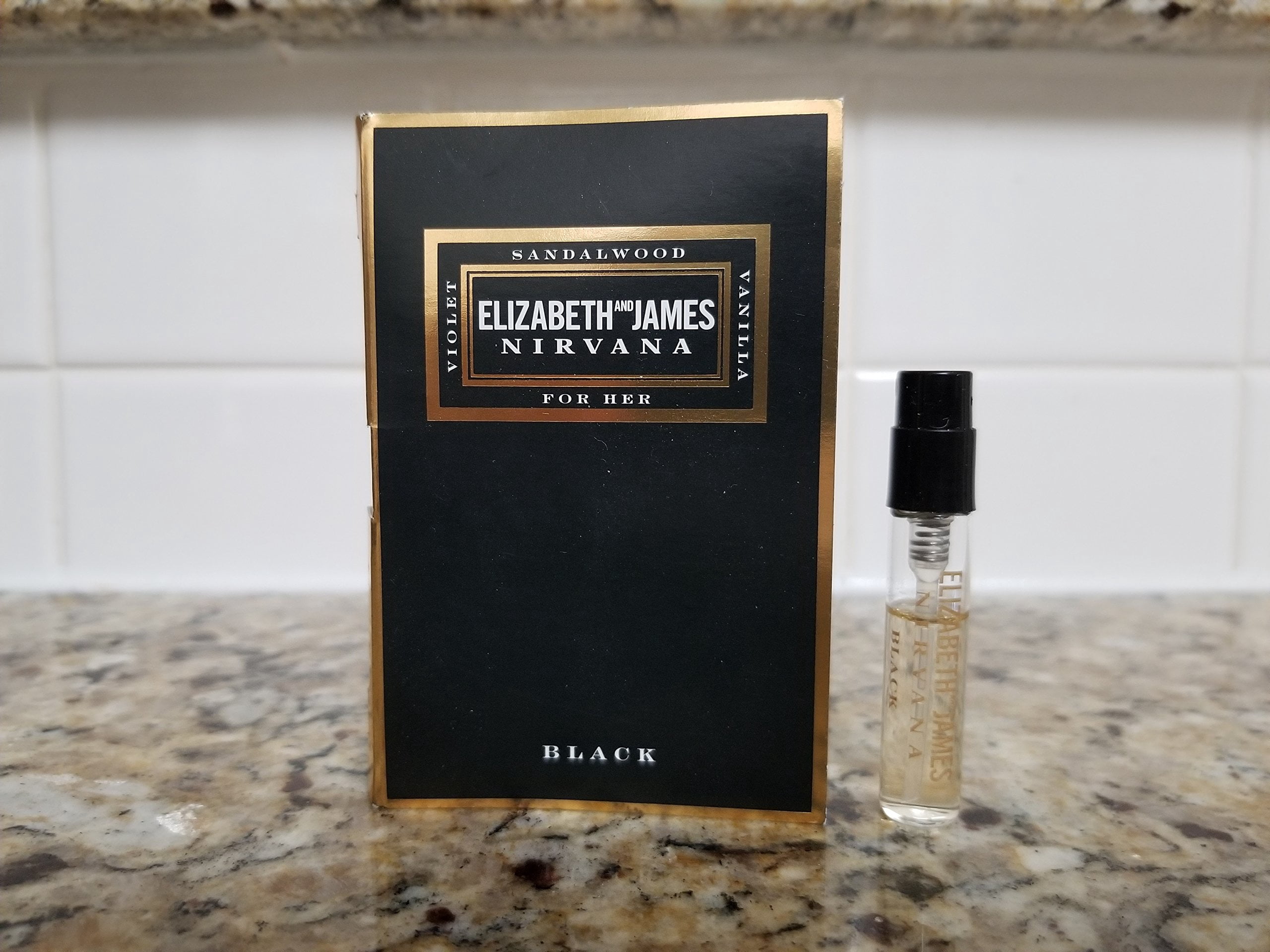 Elizabeth and James Nirvana Noir Format Voyage 1,5 ml