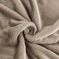 thumbnail image 2 of Couverture en peluche Mainstays Brune T, 2 of 6