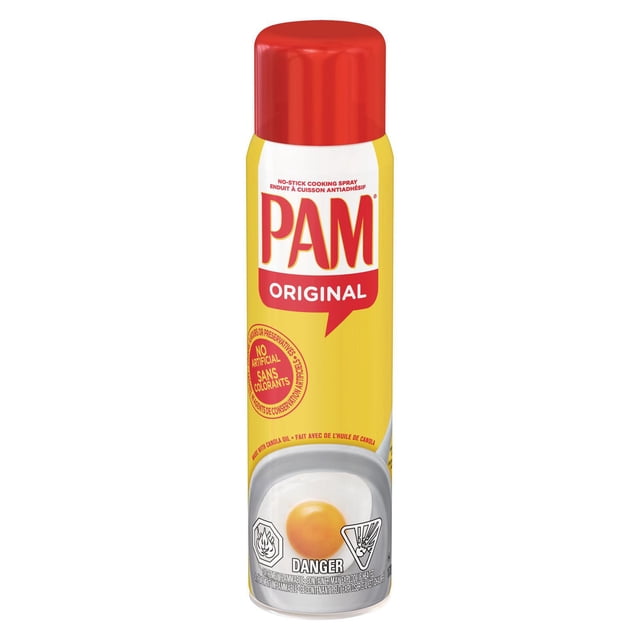 PAM Original Vaporisateur de Cuisson 170 g en Canette avec Capuchon Rouge et Étiquette Jaune Présentant le logo PAM, Marqué Sans Colorants Ni Agents de Conservation Artificiels, Montrant une image d'Oeuf au Plat et des Avertissements d'Inflammabilité, Idéal pour les Huiles de Cuisson Antiadhésives dans l'Usage Alimentaire du Garde-Manger et Souvent Utilisé pour Graisser les Moules à Pâtisserie.