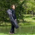 thumbnail image 3 of Chaise berçante Ozark Trail avec porte-gobelets, Noir et Rouge, Polyester, 3 of 9