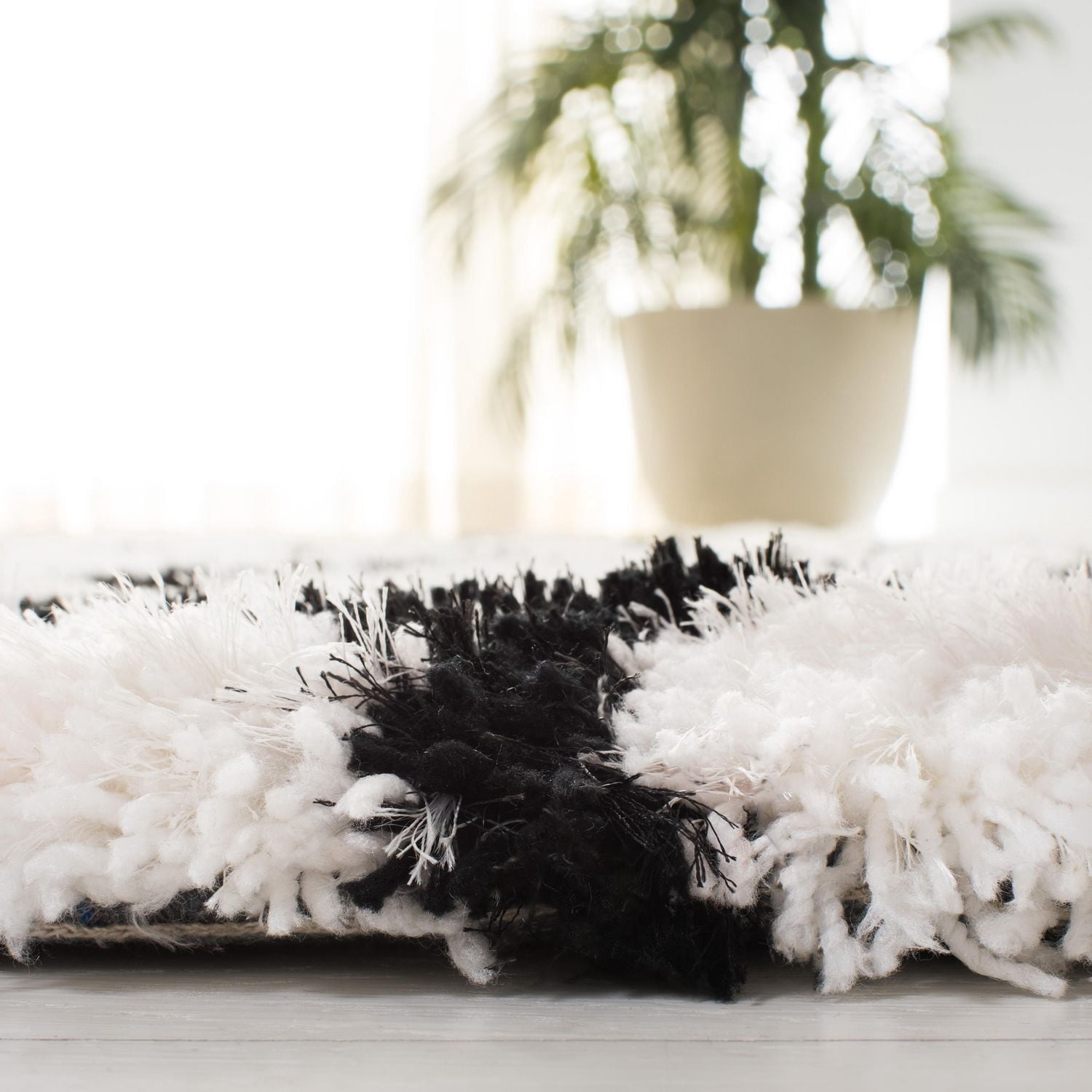 Safavieh Barcelona Anabelle Tapis Peluche Shag Géométrique