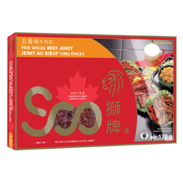 SOO 5 Épices Bœuf JERKY Boîte de 170 g avec Emballage Rouge et orange Présentant du Texte Chinois et des images de Bœuf JERKY Tranché à Cinq Épices Servi avec du Riz et de la Bière, Mettant en Valeur Sa texture Tendre et Sa Saveur Salée, Convient comme Collation Salée dans la cuisine Chinoise et Est-Asiatique.