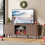 GIKPAL Fluté TV Se tenir debout pour 65 1 cm TV – Centre de divertissement moderne avec sorties de puissance, étagères réglables & Portes coulissantes, Console de médias élégants pour le salon, Walnut