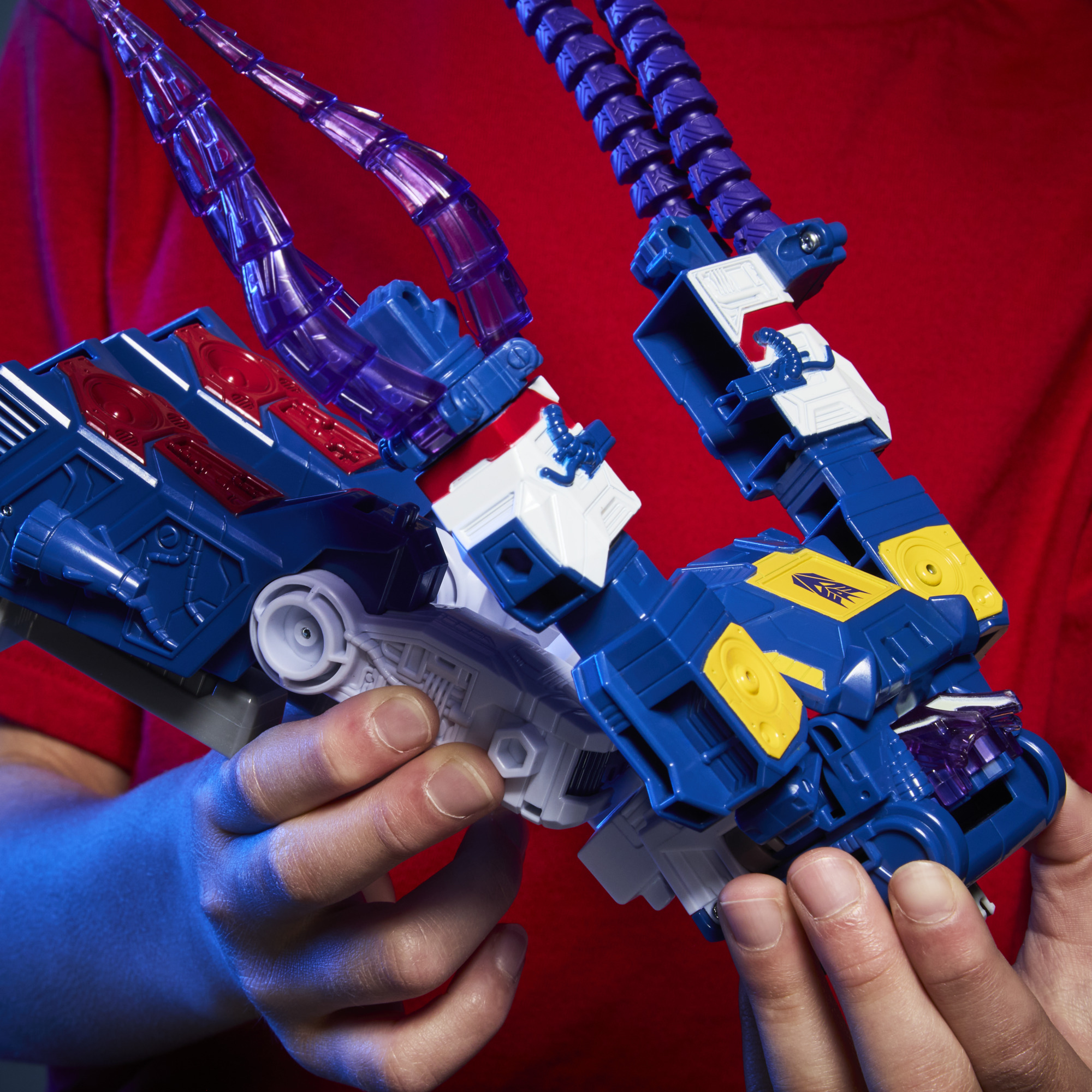 Transformers CYBERWORLD Soundwave Deep Sea Explorer Energon Surge Action Figure