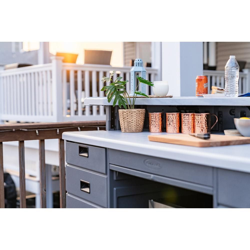 Bar de jardin Suncast Backyard Oasis, bar extérieur avec comptoir Marblecast, style moderne, résine – Gris froid