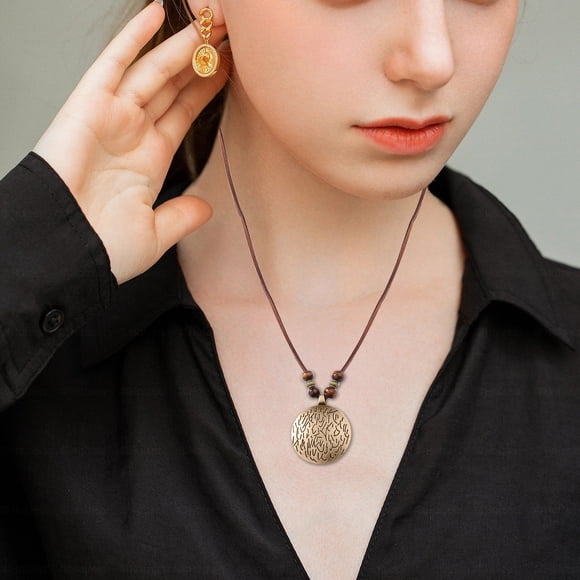 Amzcrzy Alloy Round Necklace Boho Necklaces for Women Long Wooden Pendant Vintage Necklace Sweater Chain Necklace Handmade Jewelry Home Decor Home Decoration Fall Decor Room Decor