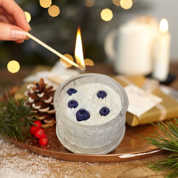 EGNMCR Romantic Blueberry Cake Aromatherapy Candles Creating Ambiance With Exquisite Essential Oil Fragrances For A Truly Enchanting Experience scented candle
