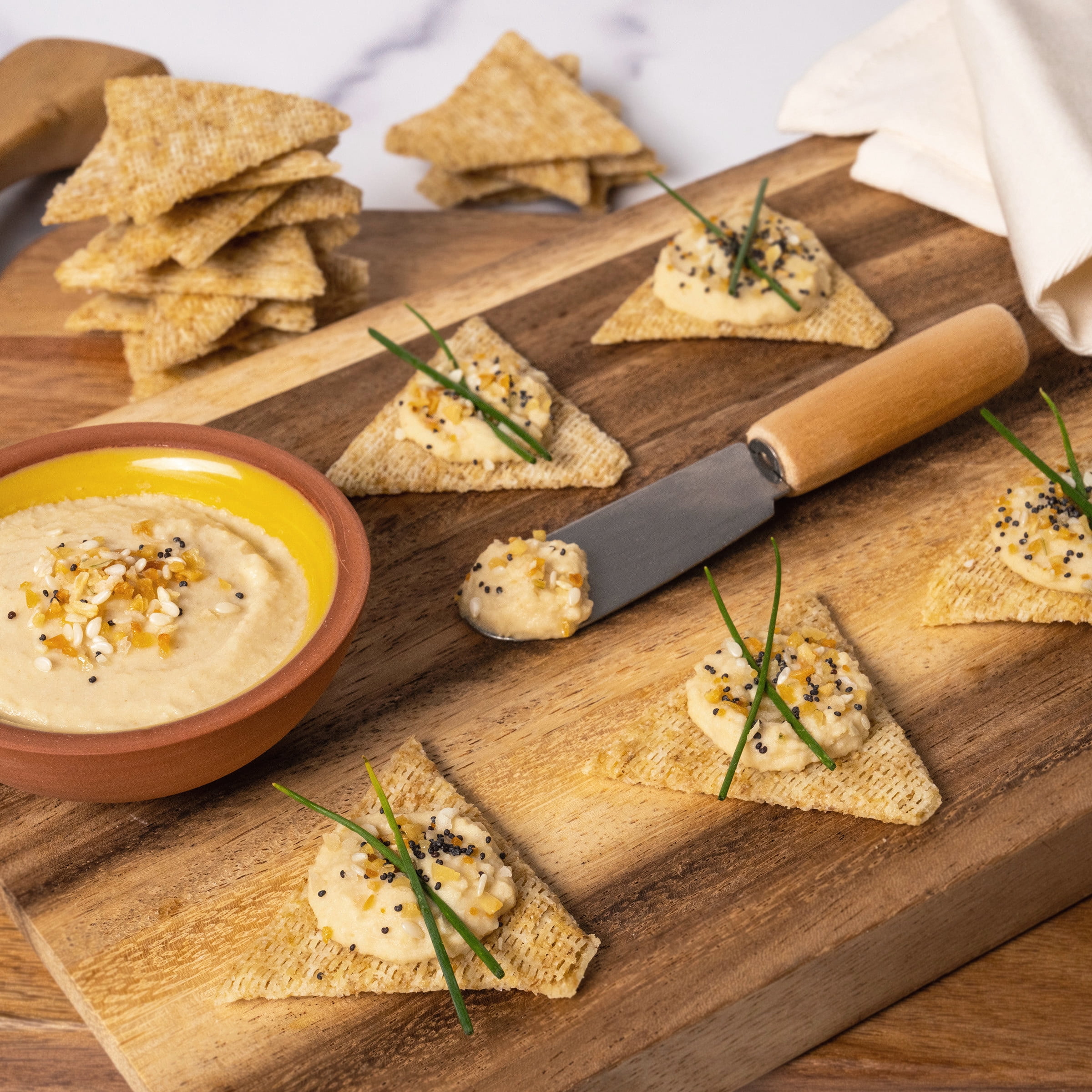 TRISCUIT minces et croquants, à saveur de parmesan et ail craquelins