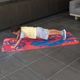 thumbnail image 3 of Tapis d’exercice 10 mm avec bande dessinée Spider-Man de Marvel – 61 cm x 152,4 cm – Rouge/bleu, 3 of 9