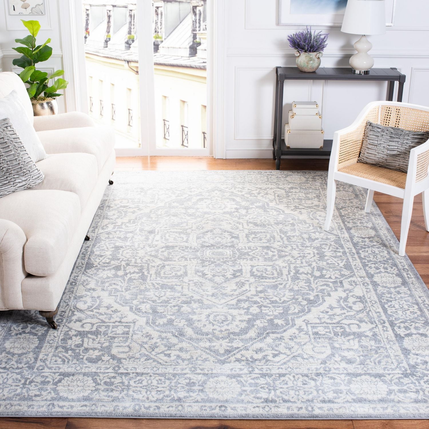 SAFAVIEH Brentwood Jaymz Floral Bordered Area Rug