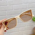 thumbnail image 3 of Lunettes de Soleil pour Femmes Monture Carrée Style Simple Rétro Classique Verre Clair Résistant au Soleil Ultra-Léger Protection UV pour Adultes pour Extérieur, 3 of 10