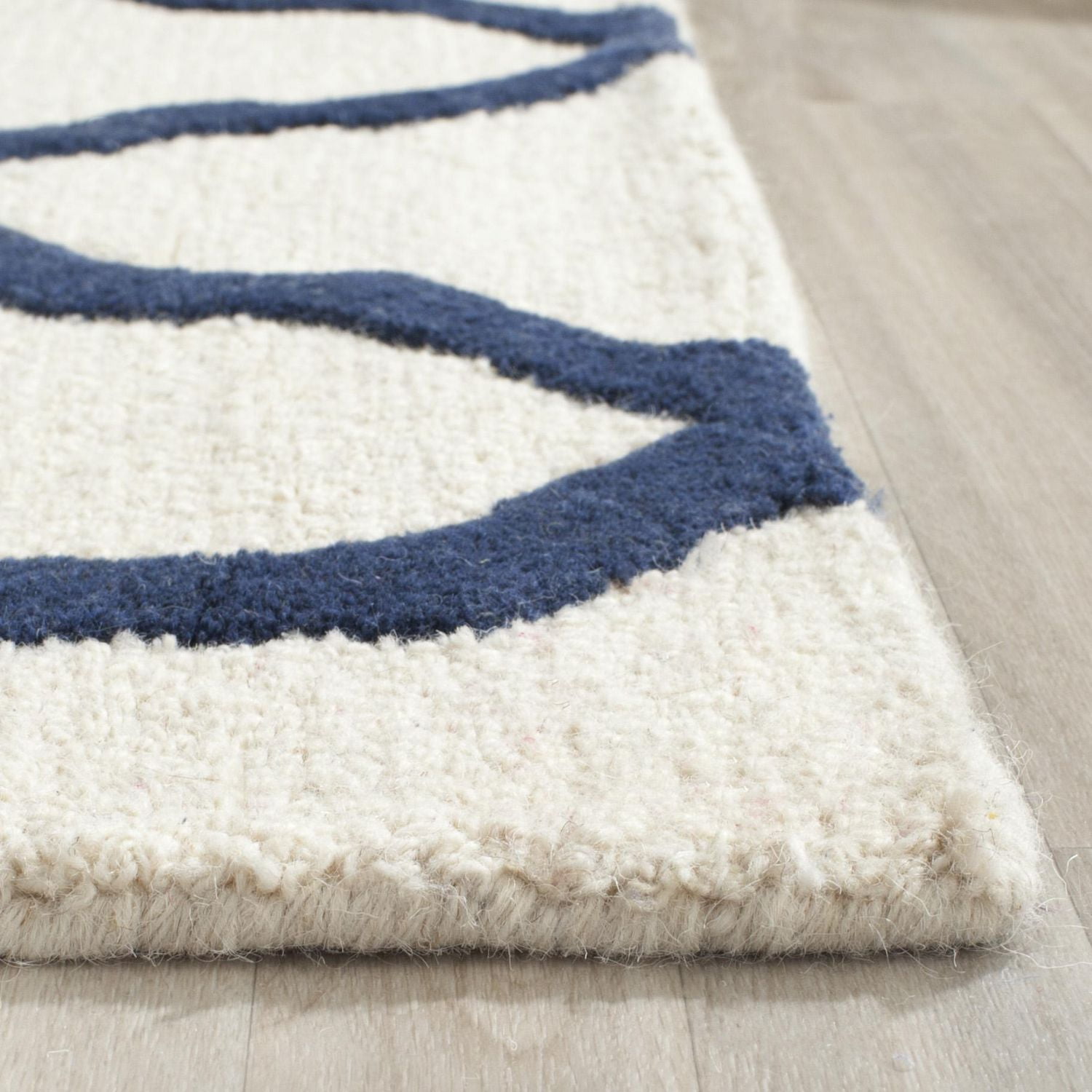 Safavieh Cambridge Liam Geometric Area Rug