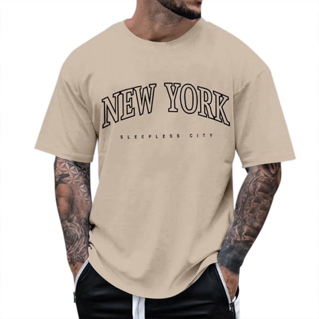 BOBOGOJP T-Shirt pour Homme Coupe Régulière en Kaki, avec une Manche Courte et un Col Rond. le T-Shirt Affiche un Imprimé de Lettres « New YORK SLEEPLESS CITY » Audacieux sur la Poitrine. Fabriqué à Partir d'Un Mélange de 95 % polyester et 5 % Élasthanne, Il Offre une Coupe Ajustée et un Tissu Léger et Doux, Convenant aux Tenues Décontractées, Quotidiennes Ou de Plage. Montré en Taille M.