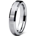 thumbnail image 2 of Bague Alliance Anniversaire pour Homme en Carbure de Tungstène Brossé, Ajustement Confortable, 4 mm, 2 of 4