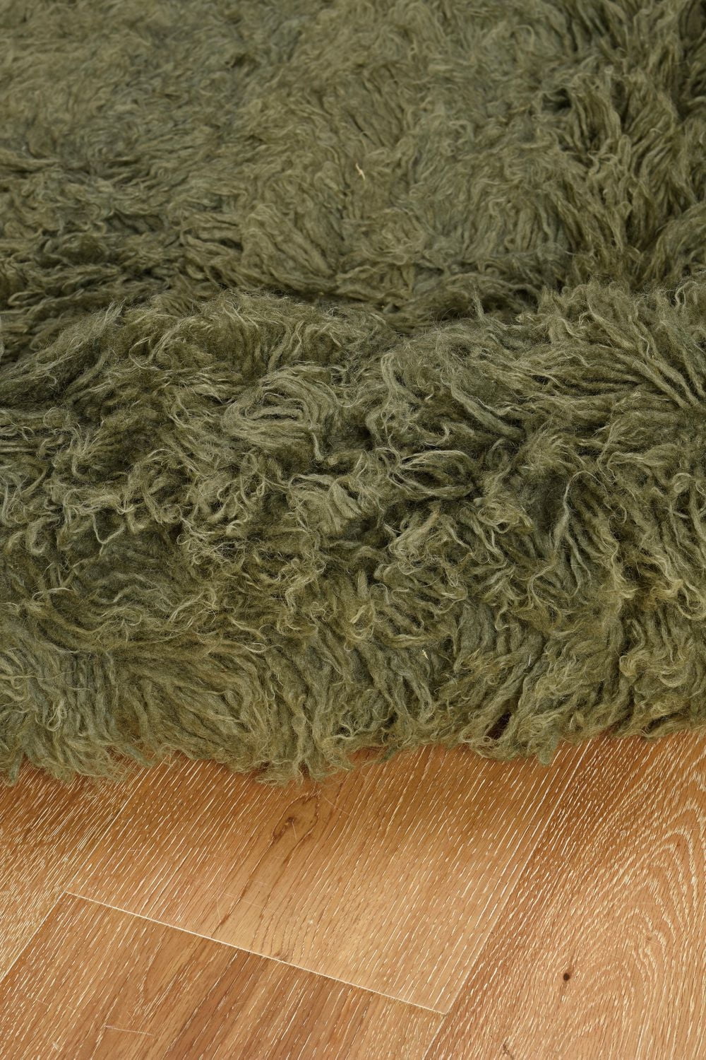 New Flokati 1400gr 3'6" x 5'6" Accent Rug, Olive